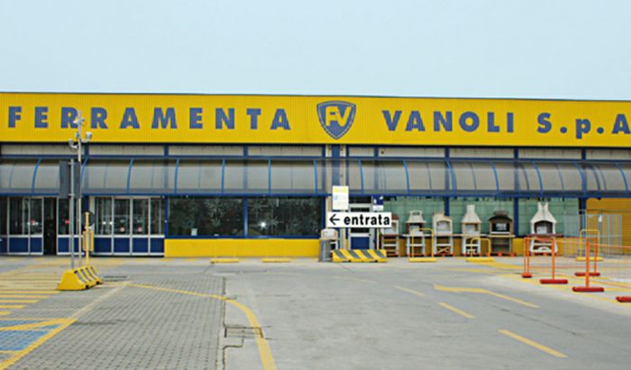 La facciata esterna della Ferramenta Vanoli