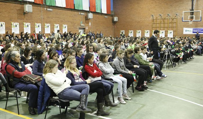 A Rivolta d'Adda, centinaia di bambini e ragazzi delle scuole all'incontro con il mister della nazionale italiana di calcio Cesare Prandelli e l’ex allenatore di Cremonese, Atalanta, Torino e molte altre squadre, nonché rivoltano doc, Emiliano Mondonico sull'etica nello sport
