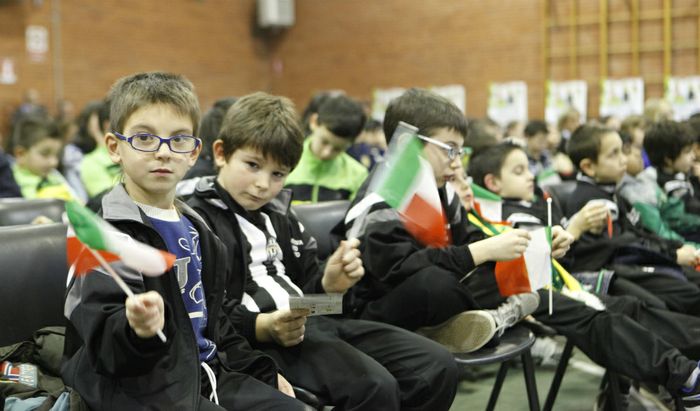 A Rivolta d'Adda, centinaia di bambini e ragazzi delle scuole all'incontro con il mister della nazionale italiana di calcio Cesare Prandelli e l’ex allenatore di Cremonese, Atalanta, Torino e molte altre squadre, nonché rivoltano doc, Emiliano Mondonico sull'etica nello sport