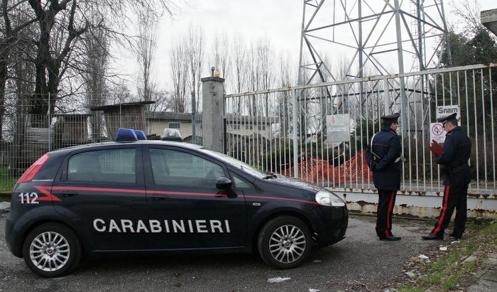 Carabinieri davanti alla Stogit