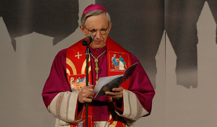 Un'immagine del vescovo di Cremona Dante Lafranconi