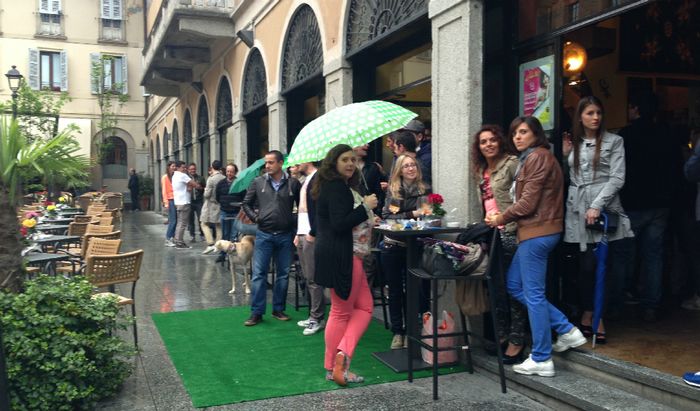 Giovani in centro a Cremona