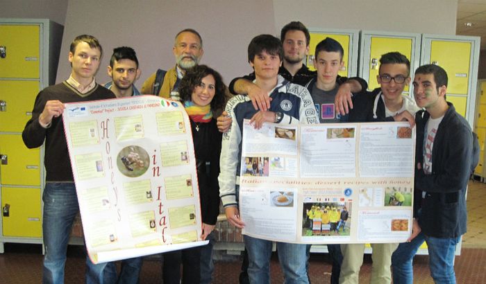 I ragazzi della scuola Casearia di Pandino durante il 