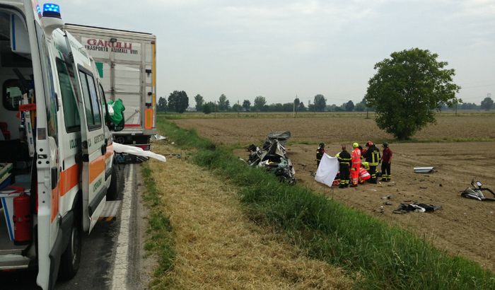 Un'immagine dell'incidente tra Pieve San Giacomo e San Daniele
