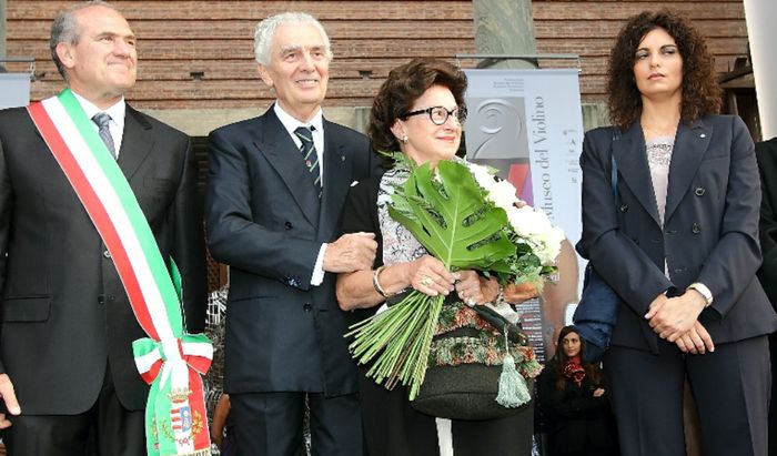Giovanni Arvedi e la moglie Buschini con il sindaco Perri e l'assessore regionale alla cultura Cappellini