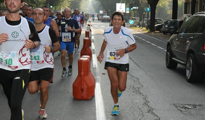 Gianni Morandi alla Maratonina 2012