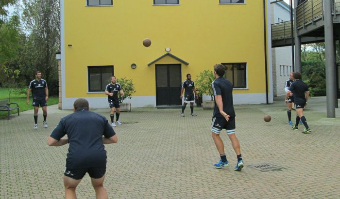 Allenamento con la palla medica