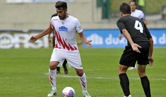 Alessandro Campo in azione con la maglia bianca del Sudtirol