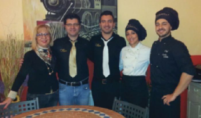 Staff al completo del ristorante Il Vapore di Castelleone