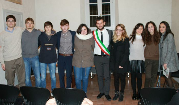 Il sindaco Severgnini con i neo-diciottenni di Capergnanica e Passarera