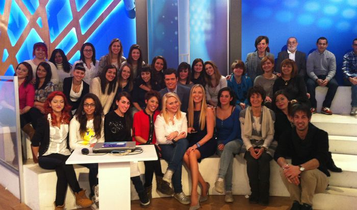 Gruppo Santa Chiara a Mattino 5