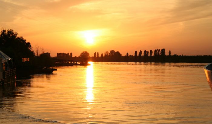Un tramonto sul fiume Po