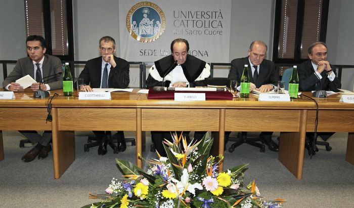 Da sinistra Massimiliano Salini, Carlo Cottarelli, Franco Anelli, Oreste Perri e Gian Domenico Auricchio