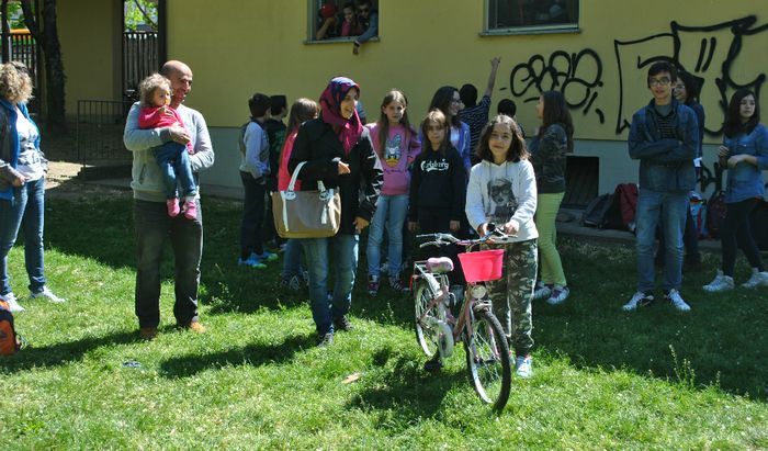 Nagham e Neermen hanno la loro bicicletta