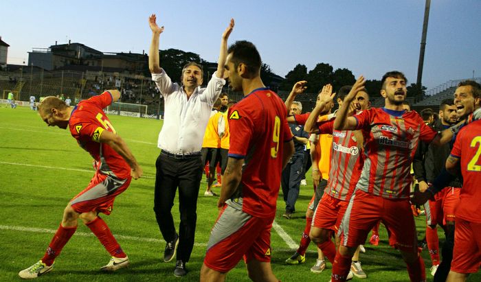 Cremonese-Albinoleffe, l'esultanza grigiorossa a fine gara