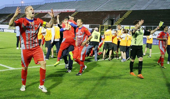Cremonese-Albinoleffe, tutta la grinta di capitan Abbate