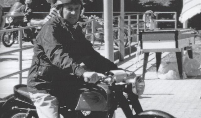 Bruno MULLER, su una delle sue moto, nel 1992

