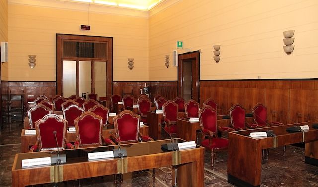 Ultimo consiglio provinciale

consiglio provinciale vuoto