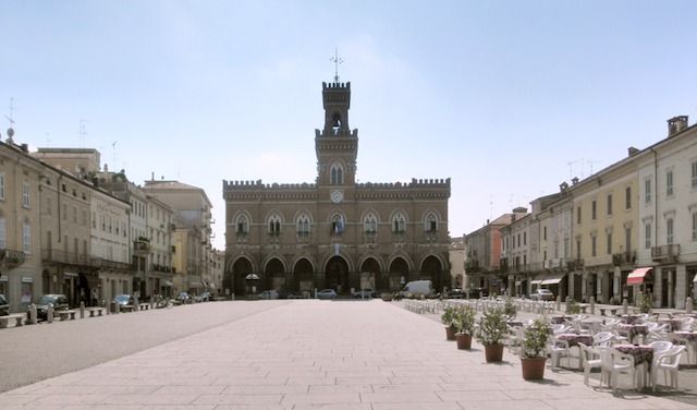 Casalmaggiore_piazza_Garibaldi

