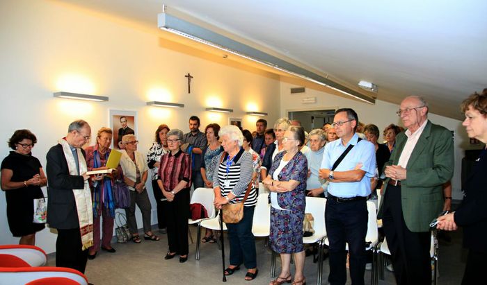 Un momento di preghiera presso la nuova sede dell’Avulss cremonese presso la Casa di riposo “Giovanni e Luciana Arvedi”