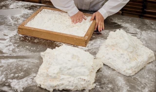 LAVORAZIONE TORRONE RIVOLTINI