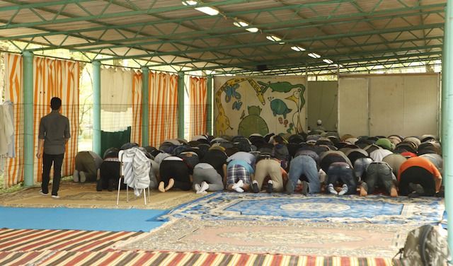 Islamici a Crema in preghiera

