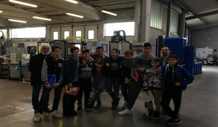 La classe 3° di Vaiano Cremasco presso Officine Aiolfi Srl