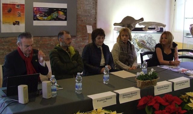 Giuseppina Botti, Cristina Valenti, Roberta Ronda, Simone Ravara e Franco Severi al tavolo dei relatori
