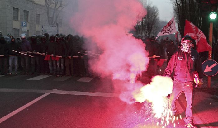CORTEO CENTRO SOCIALE DORDONI BLACK BLOC