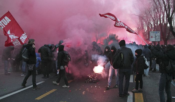CORTEO CENTRO SOCIALE DORDONI BLACK BLOC