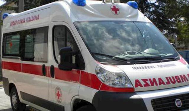 Ambulanza croce rossa

