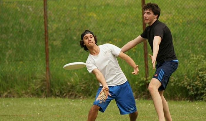 Frisbee, Stefano Franceschino dei Kiss My Disc