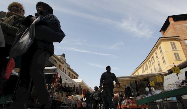Piazza Stradivari un giorno di mercato
