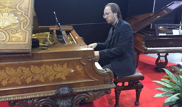 Prosseda con piano Steinway

