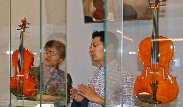 IL VIOLINO DI DAVIDE SORA ESPOSTO AL MUSEO DEL VIOLINO

