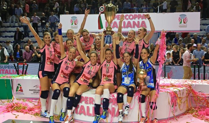 La Pomì Casalmaggiore festeggia la conquista della Supercoppa