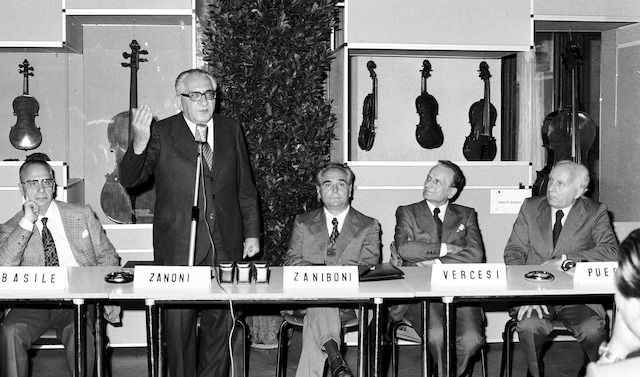 Giuria prima triennale di liuteria-ott 1976