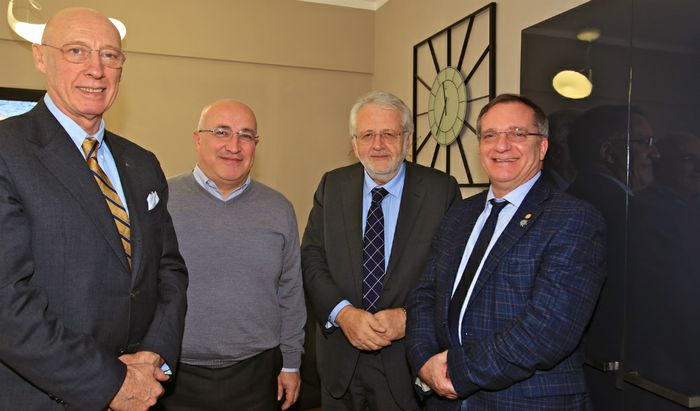 A sinistra a destra: il presidente di Padania Acque Claudio Bodini, l’A.D. Alessandro Lanfranchi, ing. Roberto Mazzini e ing. Adriano Faciocchi).