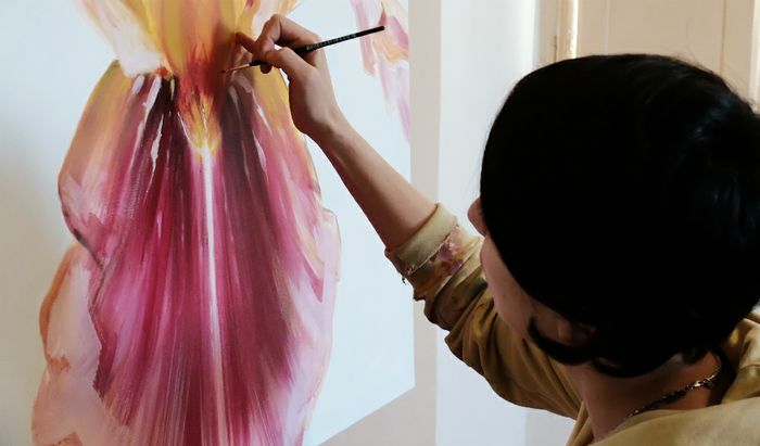 Rocio Perez Vallejo al lavoro nel suo Atelier
