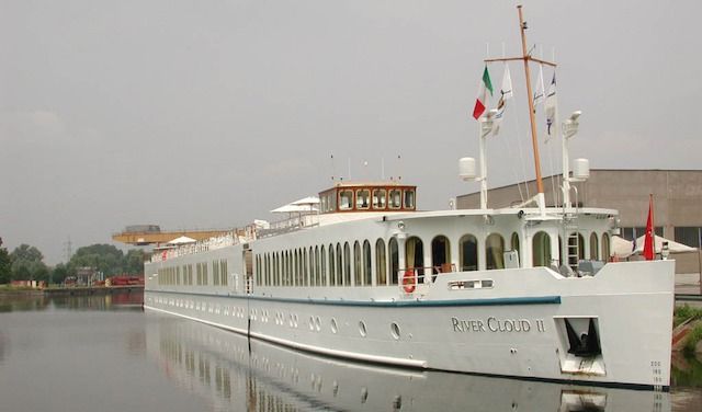 La River Cloud II alla fonda al porto di Cremona