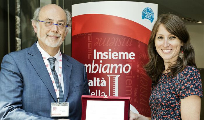 La Dr.ssa Benedetta Bodini riceve il premio