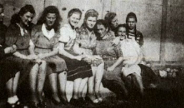 Un gruppo di donne slave internate