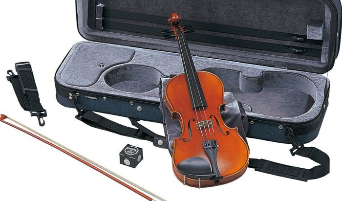 Un violino Yamaha