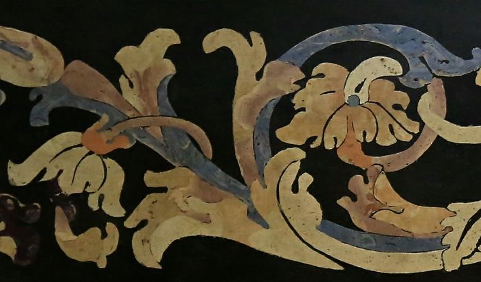 Un'opera realizzata con la scagliola