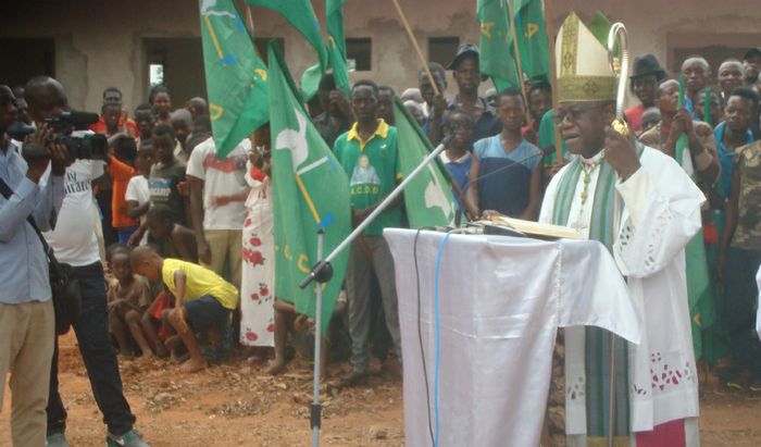Un intervento del vescovo Bernard Emmanuel Kasanda
