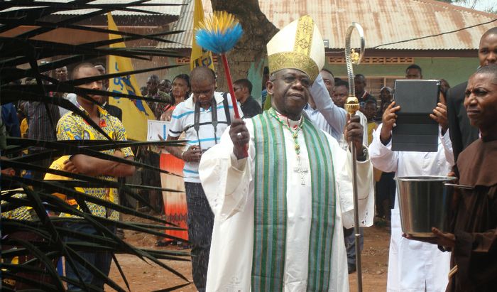 Il vescovo di Mbuji Mayi