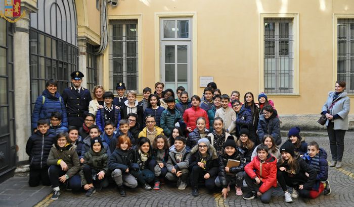 La Scuola primaria Trento Trieste fa visita in Questura