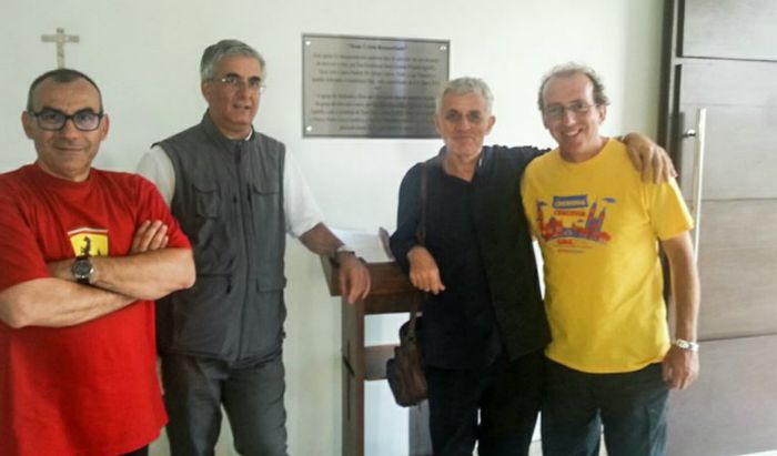 A sinistra: don Ghilardi, il vescovo Napolioni, don Bellani e don Ferrettia Salvador de Bahia nell’estate 2017