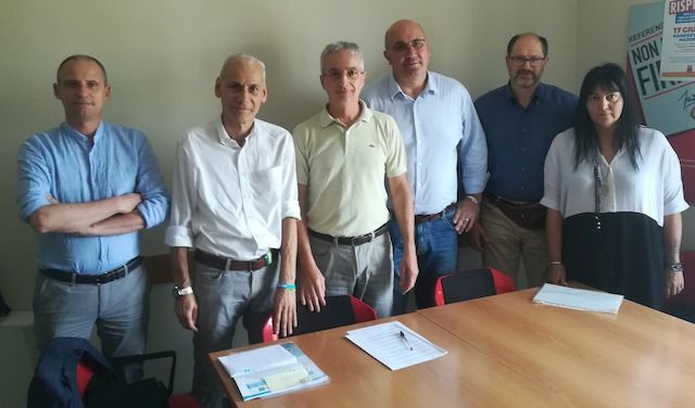 BANCARI SINDACATO Da sinistra 
a destra, Rizzi, Benzoni, Ghidetti, Sghia, Bellardi 
e Arisi
