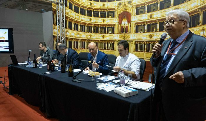 Ambasciatori della Cucina Italiana - A destra il giornalista Osvaldo Murri